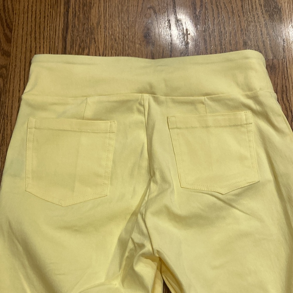 J. McLaughlin | NWT Maise Slip On Shorts Yellow Size 0 - Picture 4 of 4